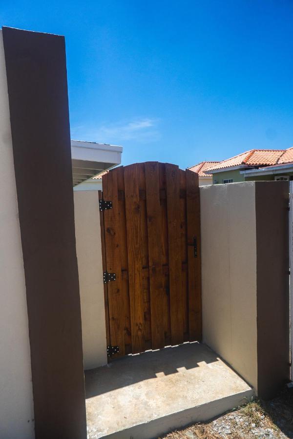 Apartmán Pavia'S Centerpoint Oasis Oranjestad Exteriér fotografie
